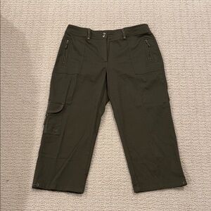Chicos Lightweight Dark Green EUC Cargo Pants Size 2.5 (14-L)